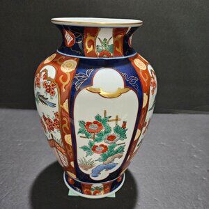 VINTAGE GOLDIMARI HAND PAINTED VASE